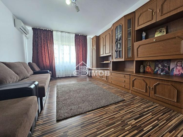 Apartament cu 3 camere, mobilat în Micro 3