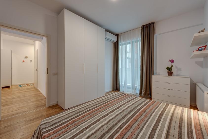 Apartament cu 3 camere semidecomandat în Cișmigiu