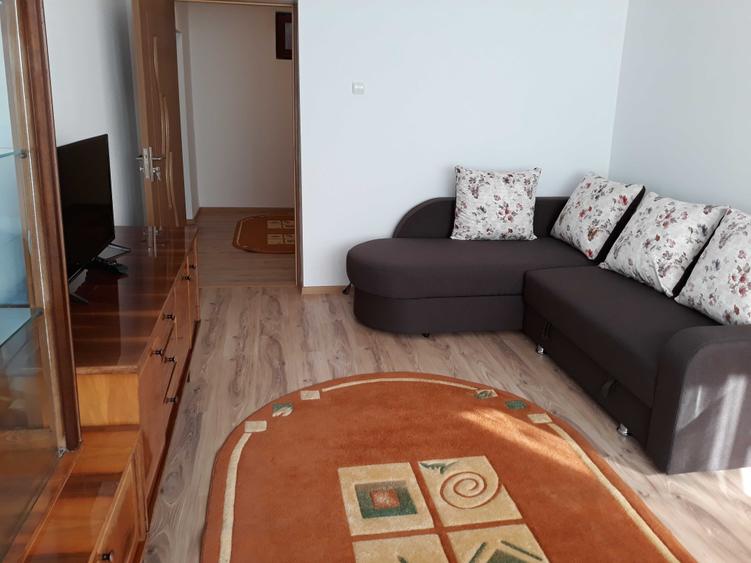 Apartament cu 2 camere decomandat, mobilat în Central