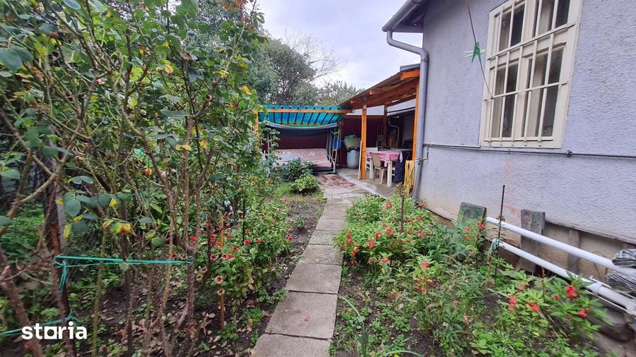 Casă cu Teren 200 Mp în Central