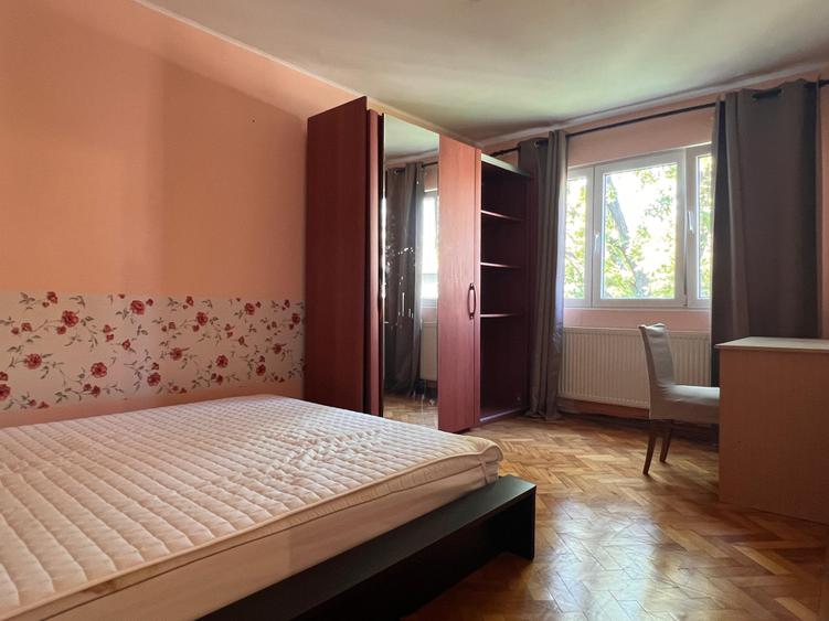 Apartament cu 3 camere semidecomandat în Gheorghe Lazăr