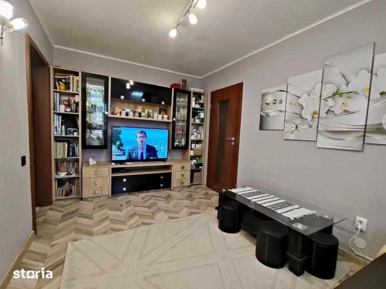 Apartament cu 3 camere în Florilor