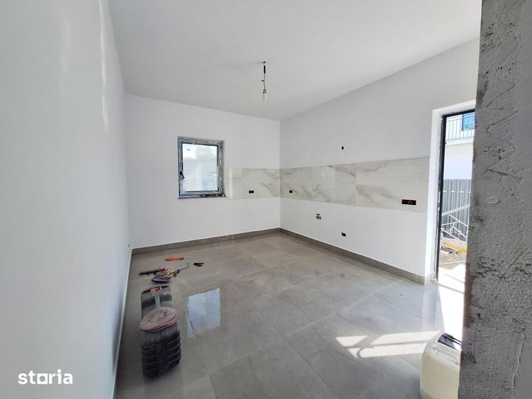 Casă cu 4 camere cu Teren 430 Mp în Republicii