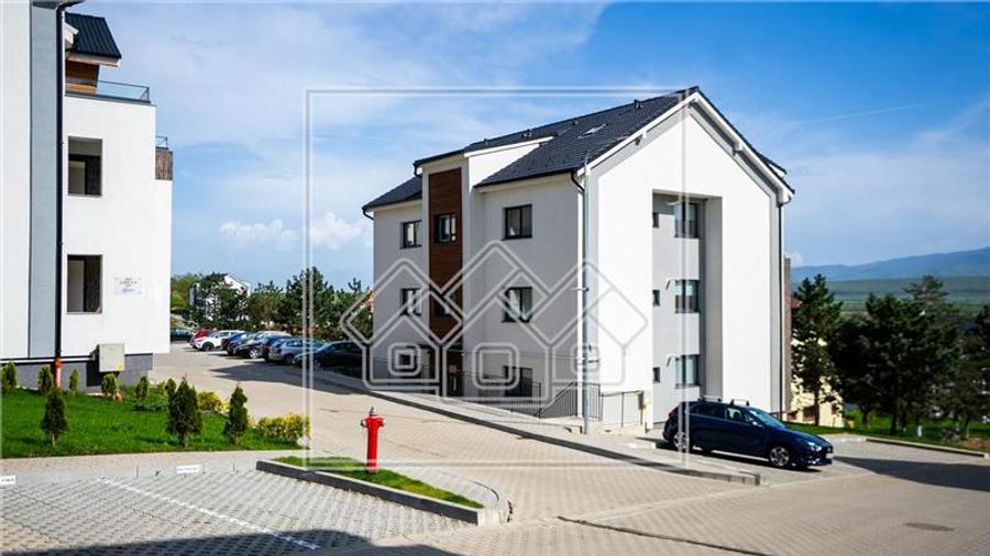 Penthouse cu 3 camere semidecomandat în Exterior Vest