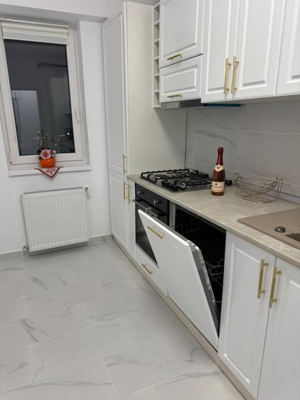 Apartament cu 2 camere decomandat în Podu Roș