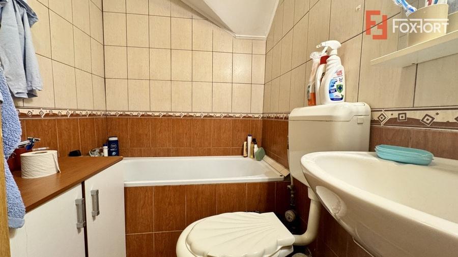 Apartament cu 3 camere decomandat, mobilat în Girocului
