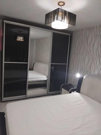 Apartament cu 3 camere decomandat în Exterior Vest
