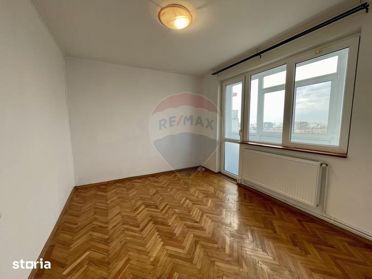 Apartament cu 3 camere semidecomandat în Nord