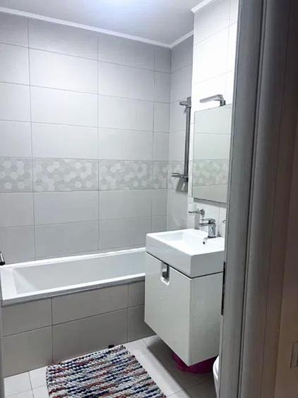 Apartament cu 2 camere semidecomandat, mobilat în Orizont