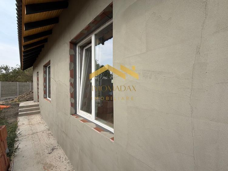 Duplex cu 3 camere cu Canalizare în Sânmihaiu Român