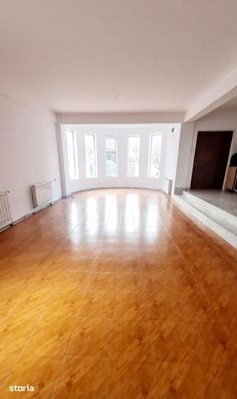 Casă cu 6 camere cu Teren 80 Mp în Crângași