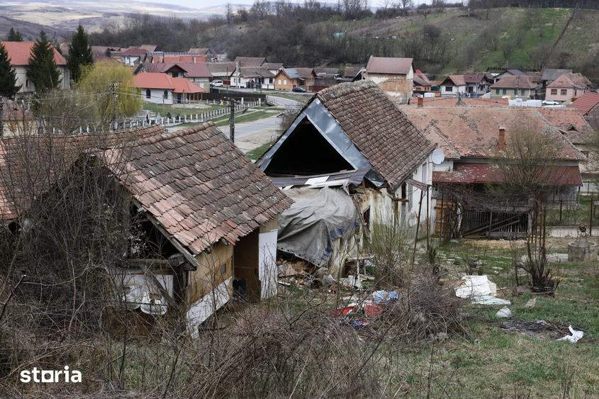 Casă cu Teren 792 Mp în Bazna
