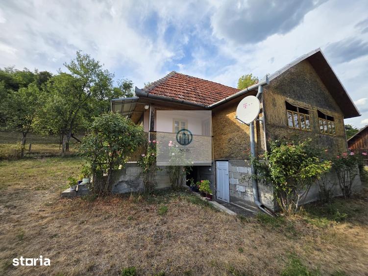 Casă cu 3 camere cu Canalizare în Vălișoara