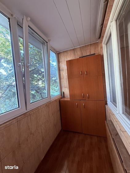 Apartament cu 3 camere semidecomandat în Drumul Taberei