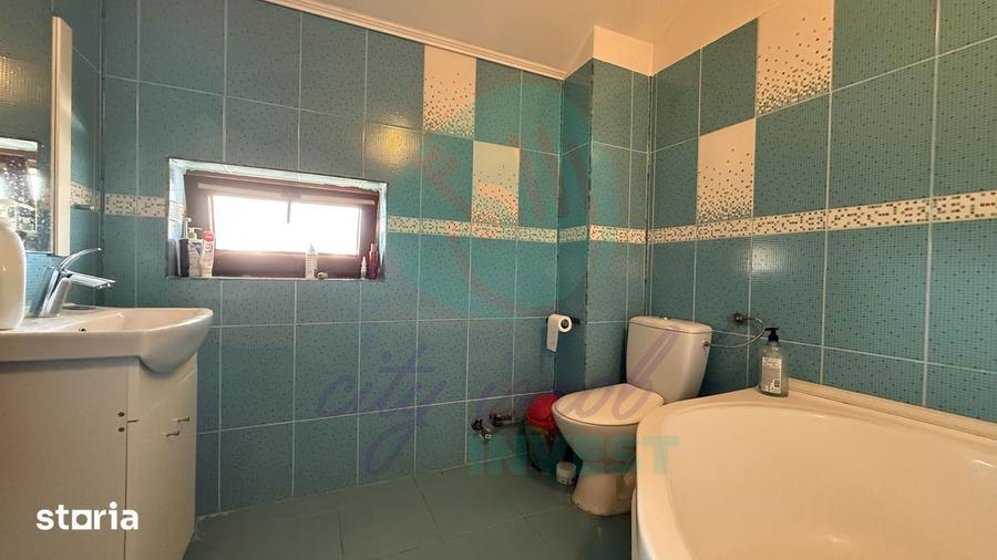 Casă cu 4 camere cu Canalizare în Pieptănari