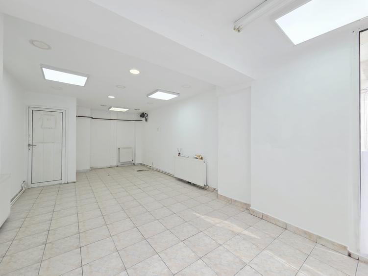 Spațiu comercial, de 36 mp, în Micro 18