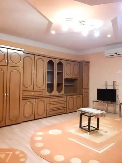 Apartament cu 3 camere semidecomandat în Exterior Vest