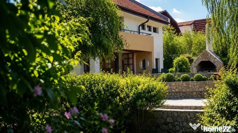 Casă cu 8 camere cu Teren 1670 Mp în Corbeanca