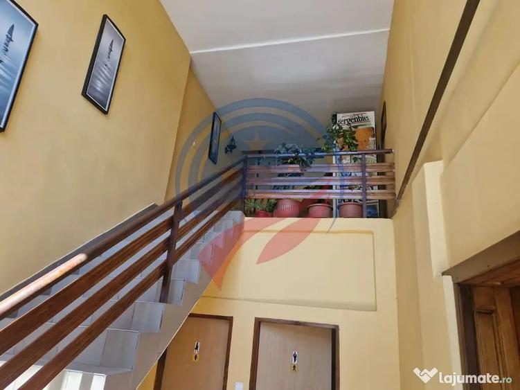 Casă cu 20 camere cu Teren 1632 Mp în Eșelnița