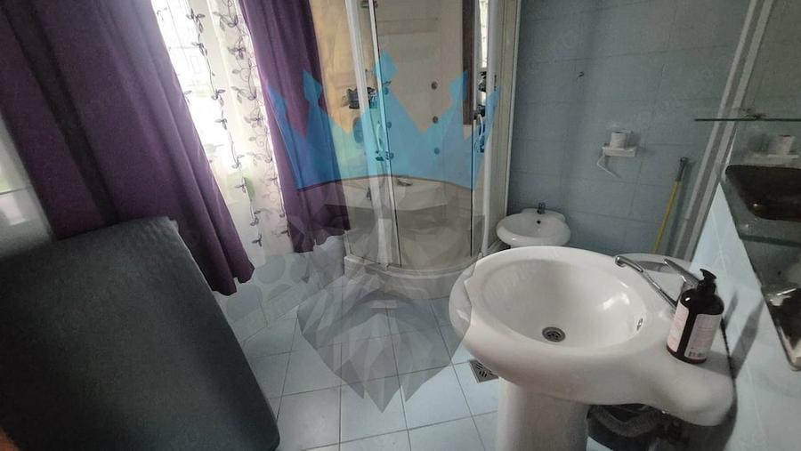 Casă cu 6 camere cu Teren 200 Mp în Cotroceni