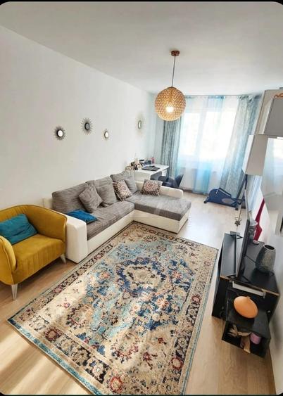 Apartament cu 3 camere decomandat, mobilat în Berceni