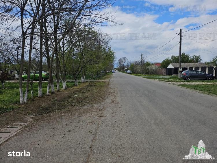 Teren de 3846 mp, în Topraisar