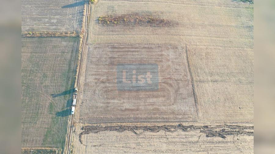 Teren de 2800 mp, în Sânpetru