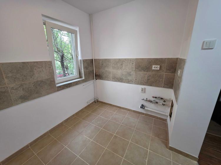 Apartament cu 3 camere decomandat în Vest
