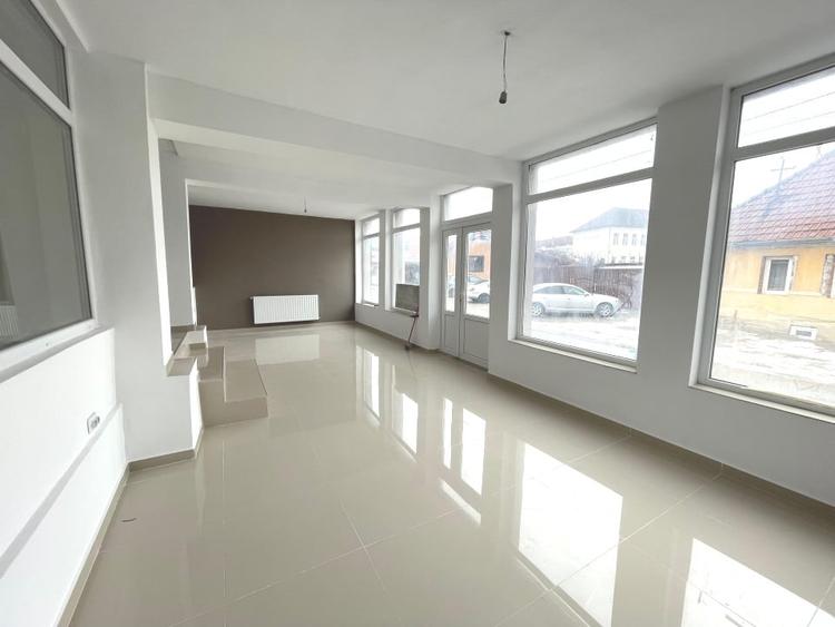 Spațiu comercial, de 118 mp, în Pianu de Jos