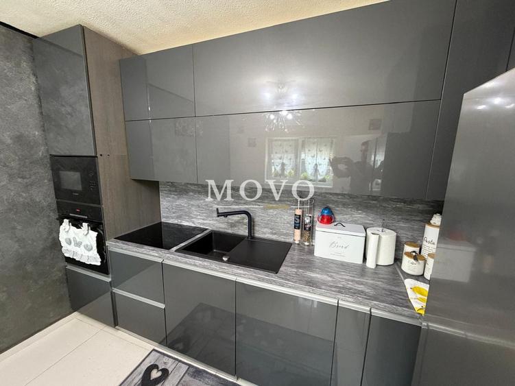 Duplex cu 4 camere cu Canalizare în Aradului