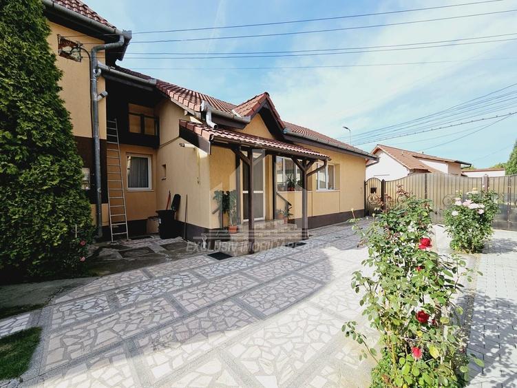 Casă individuală cu 4 camere cu Teren 181 Mp în Lipoveni