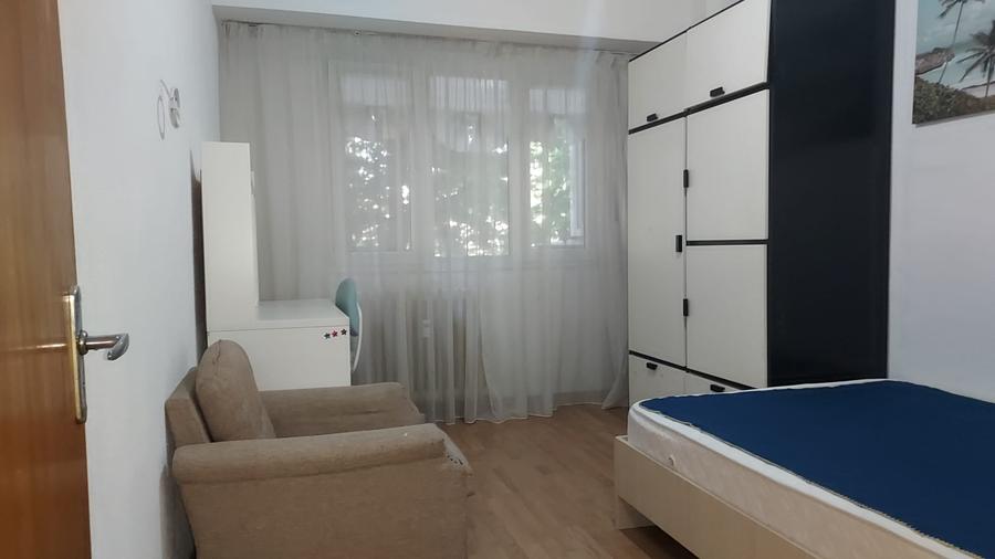 Apartament cu 3 camere decomandat, mobilat în Titulescu