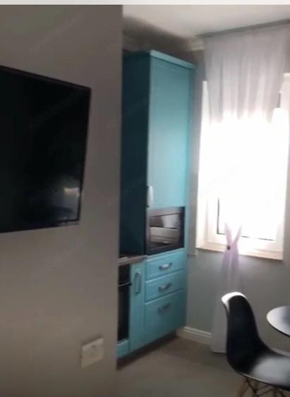 Apartament cu 3 camere semidecomandat în Aradului