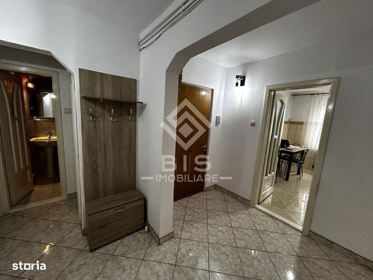 Apartament cu 4 camere semidecomandat în Central
