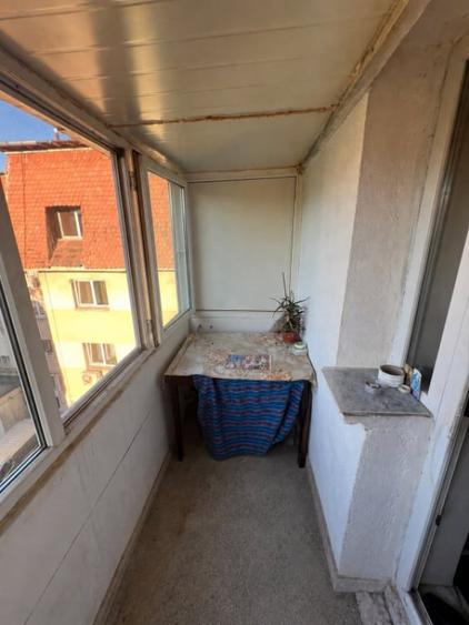 Apartament cu 3 camere decomandat în Valea Rosie