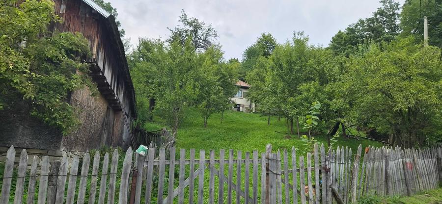 Casă cu 4 camere în Central