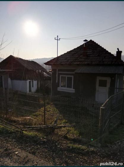 Casă cu 3 camere cu Teren 2000 Mp în Bârsești (Mihăești)