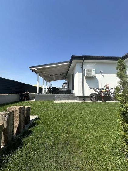 Casă cu 3 camere în Cârcea