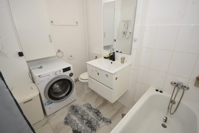 Apartament cu 2 camere decomandat în Central