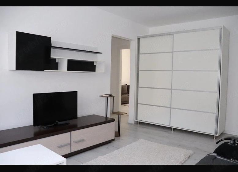 Apartament cu 3 camere semidecomandat, mobilat în Drumul Taberei