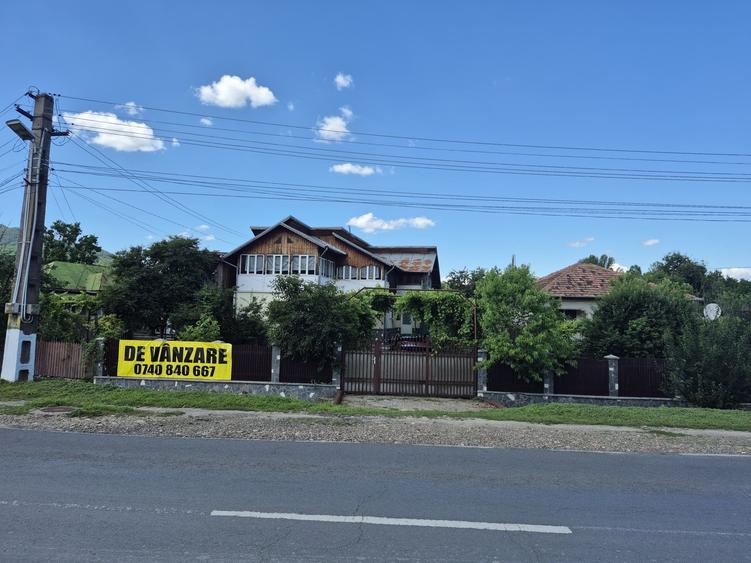 Casă cu 4 camere în Cislău