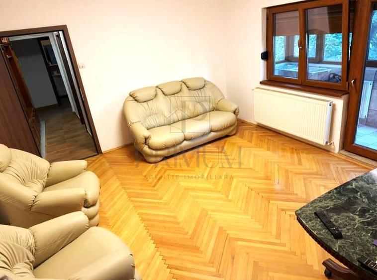 Apartament cu 3 camere semidecomandat în Lipovei