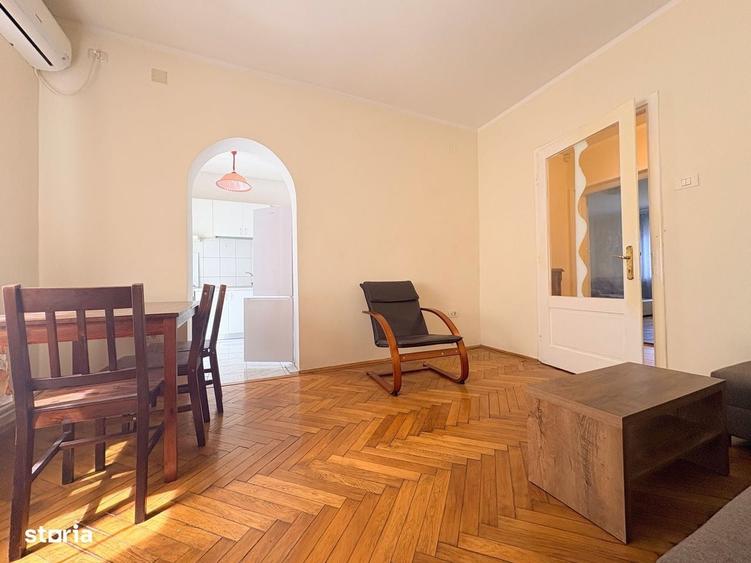 Apartament cu 3 camere decomandat în Medicină