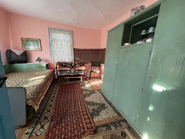 Casă cu 3 camere cu Teren 3481 Mp în Drăgușani