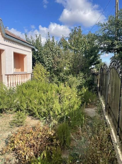 Casă cu 4 camere cu Teren 2820 Mp în Central