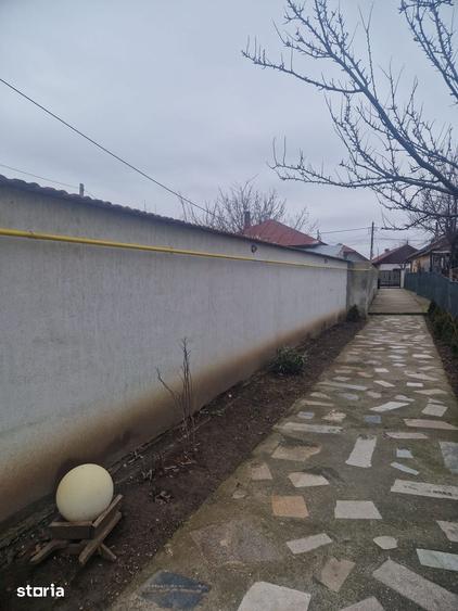 Casă cu 4 camere cu Teren 870 Mp în Mărăcineni