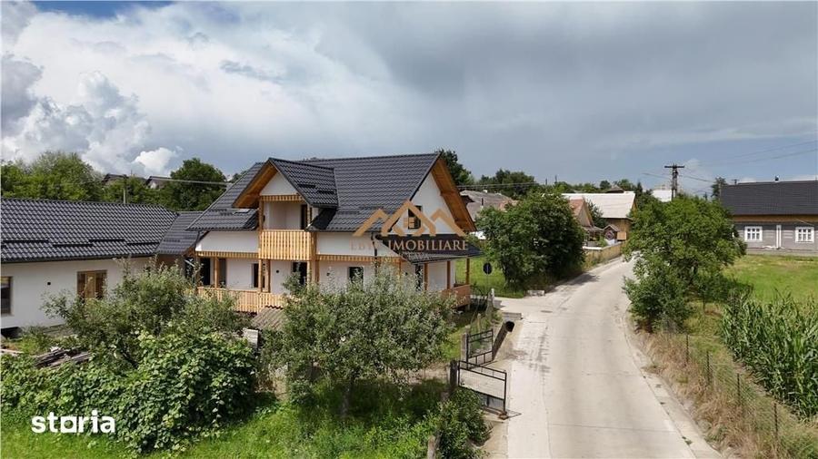 Casă cu 4 camere cu Teren 2500 Mp în Cacica