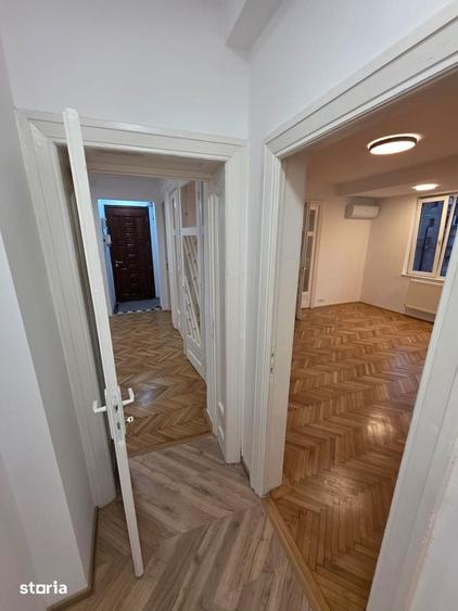 Apartament cu 3 camere decomandat în Berceni