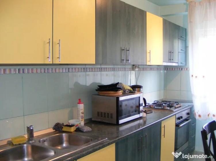 Apartament cu 2 camere semidecomandat în Giurgiului