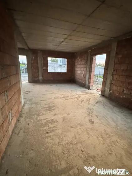 Casă cu 4 camere cu Teren 750 Mp în Central
